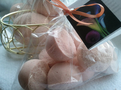 14 bath bombs in Amber Patchouli fragrance, gift bag bath fizzies, great for dry skin