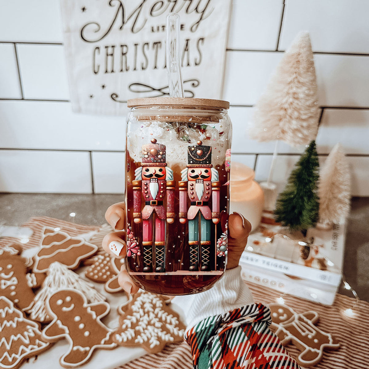 Nutcracker Glam 17oz